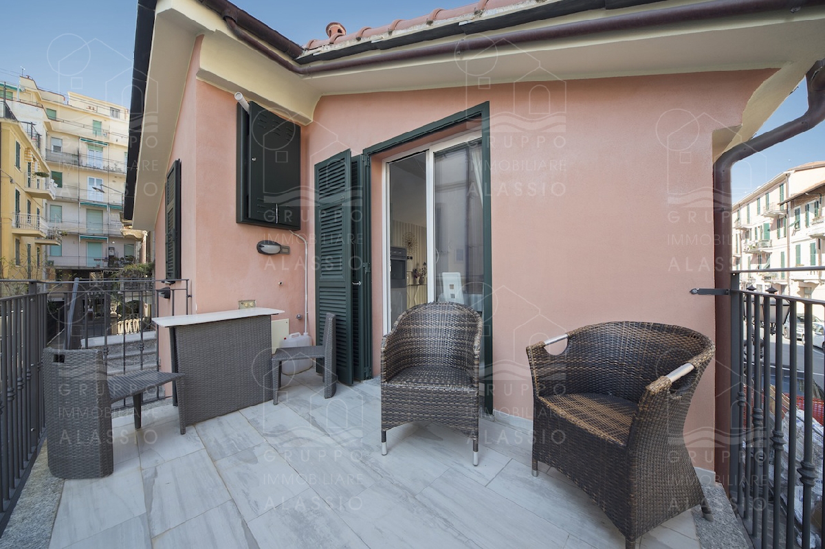 Trilocale in affitto a ALASSIO 6 posti letto
